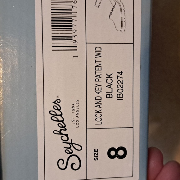 Seychelles Lock and Key Patent Leather 8 wide - Picture 8 of 8